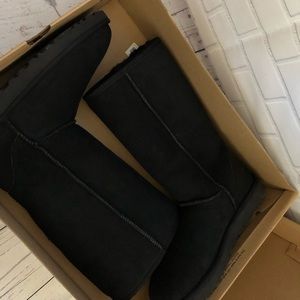 New UGG Classic Tall II Boots (Black)